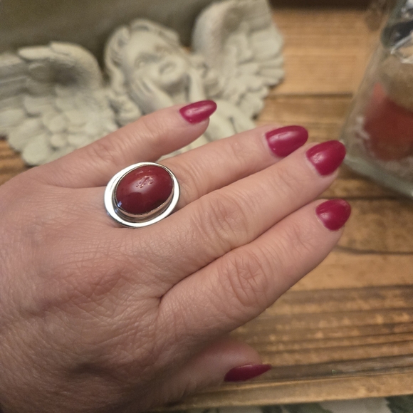 Elegant Silver and Red Women's Ring - Picture 4 of 4